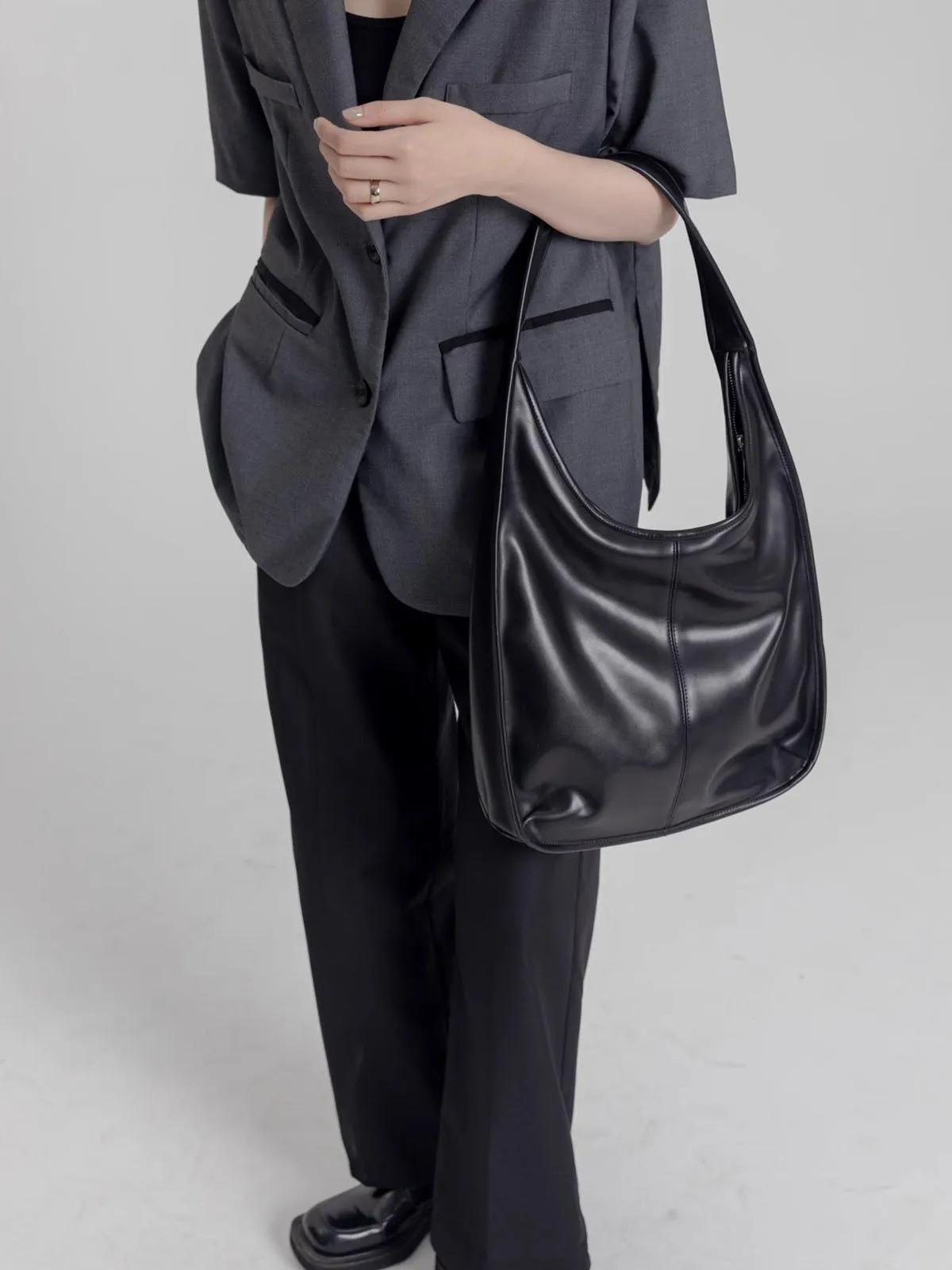 Large Capacity Egg-Shaped Silhouette Black Tote Bag