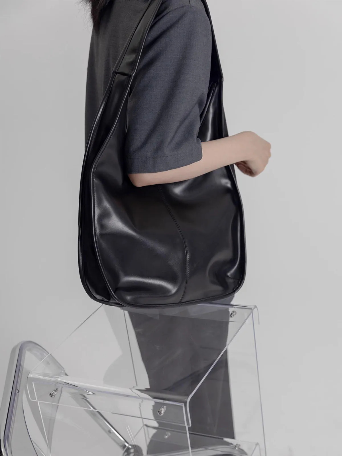 Large Capacity Egg-Shaped Silhouette Black Tote Bag