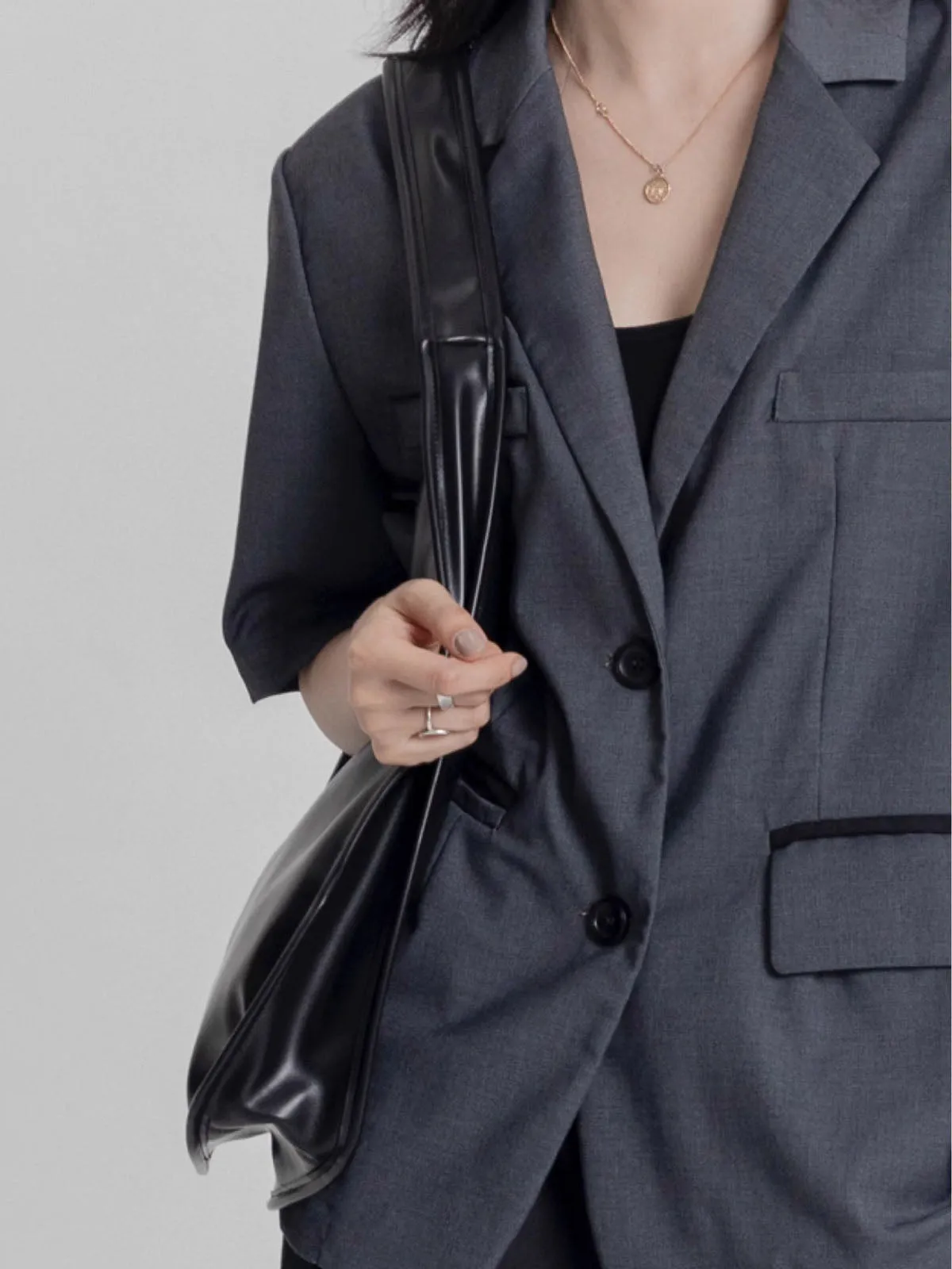 Large Capacity Egg-Shaped Silhouette Black Tote Bag