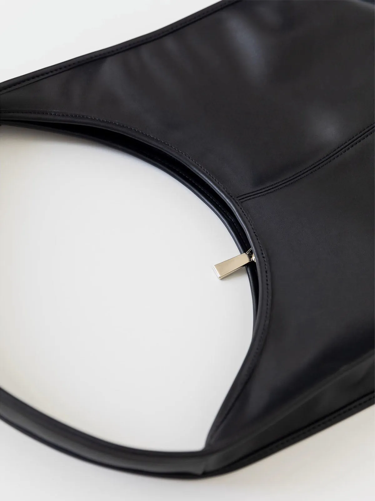 Large Capacity Egg-Shaped Silhouette Black Tote Bag